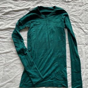 Turquoise lululemon swiftly tech long sleeve - size 4